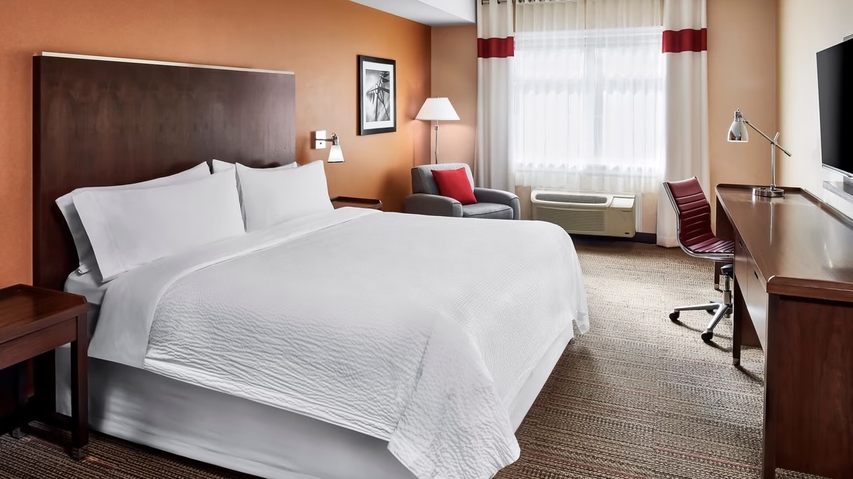 Four Points by Sheraton Barrie is one of the best hotels in Barrie